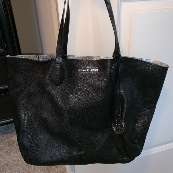 Michael Kors Handbags - Michael Kors Large East West Reversible Tote